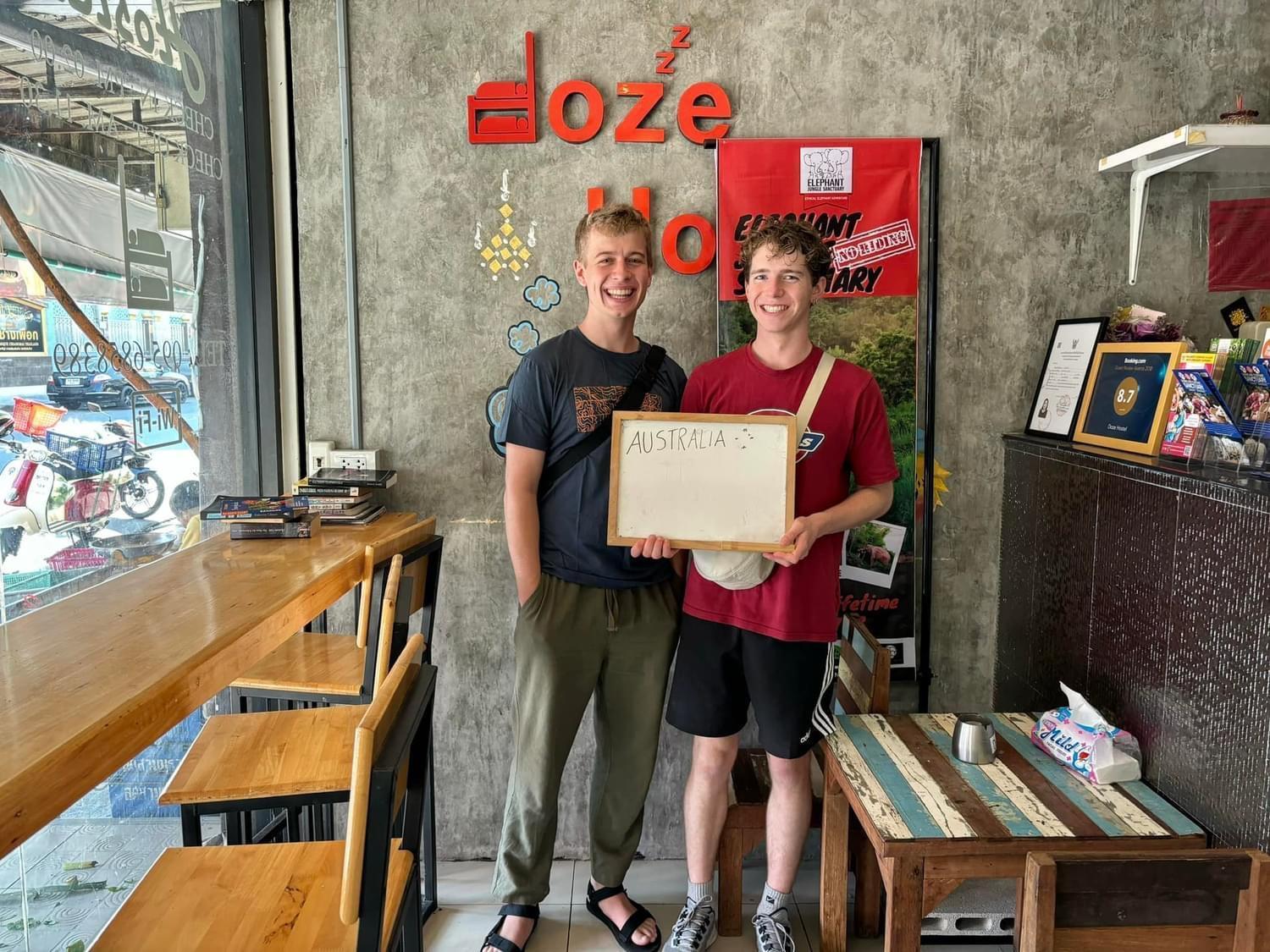 Doze Hostel Chiang Mai Exterior foto